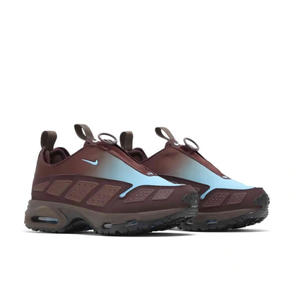 Air Max Sunder in Burgundy Crush/Baltic Blue.