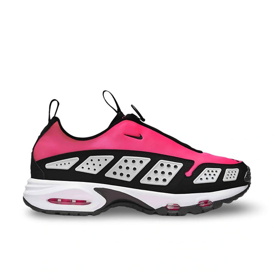 Nike Air Max Sunder in hyper pink and black.